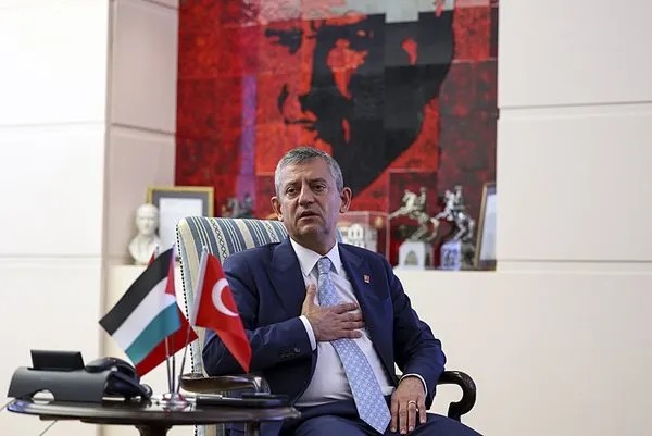 Özgür Özel'in karnesi kırıklarla dolu! Fişlemeler, ihraçlar, linç kampanyaları...